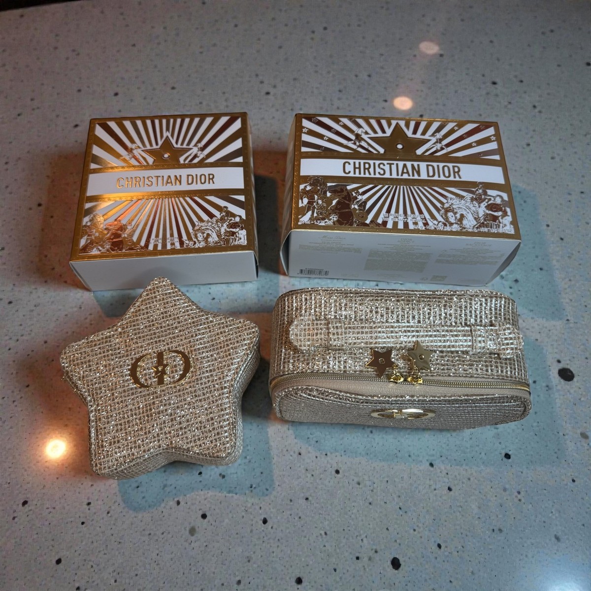 Brand New Gift With Purchase Gift Set - Gold Vanity Case & Star