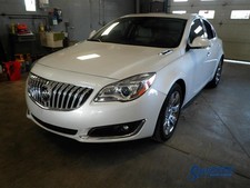 Buick Regal 2016 Front Floor Console White 39033292 3429 Buick Regal 2016 Front Floor Console White 39033292 3429