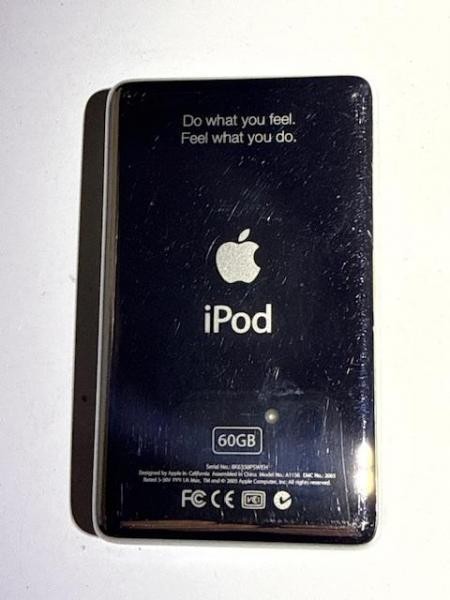 動作品　iPod Classic　60GB A1099　カラー液晶　白と金属 Apple iPod Classic 5th Generation White (60GB) for sale online