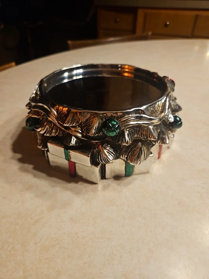 Homeworx Harry Slatkin Navidad Pedestal Candelabro Plata Regalos Campanas y Mintas Foto 4 de 4