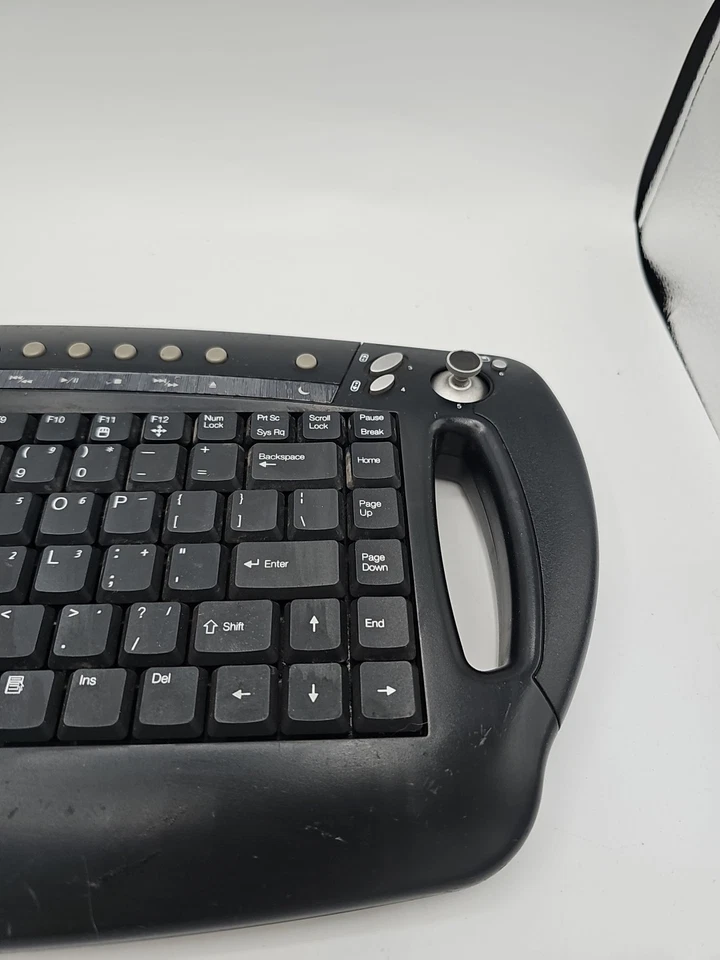 Vintage BTC Wireless Handheld Keyboard/Mouse 9019URF Keyboard With Receiver - Image 4 of 4