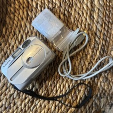 Vintage Fujifilm FinePix 2600Z W NEW Memory Cards Cord Works 2.0 3X Zoom Old