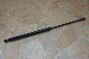 ** Heckklappendämpfer für VW Passat 35i **