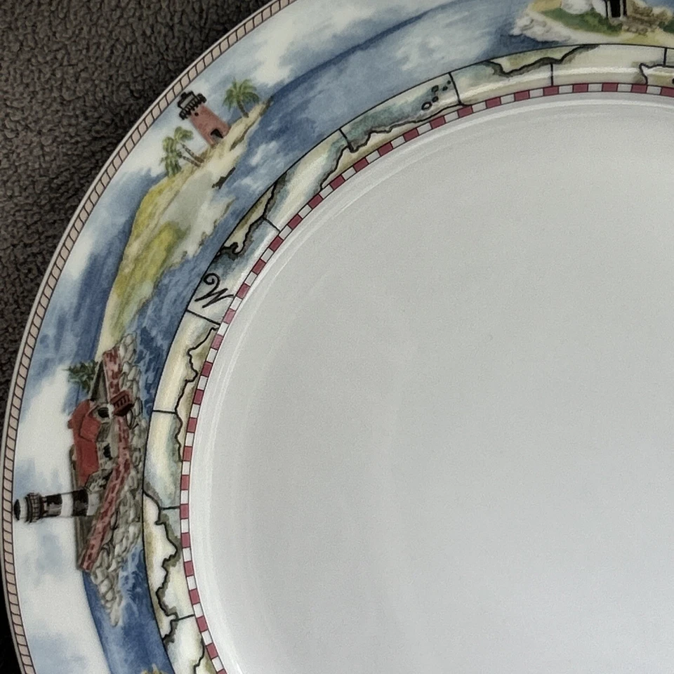 Plato de cena American Atelier At Home SIGNALS 10 3/4" diseño de mapa de faro Foto 2 de 4