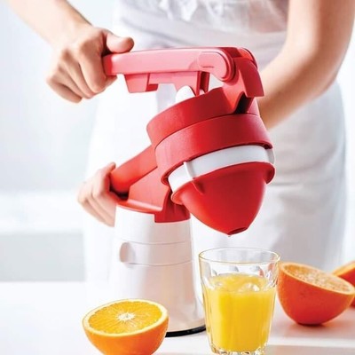 CLEARANCE! 60% OFF! NEW Tupperware Press Master JUICER w/base/h&g/5