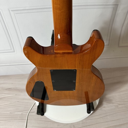 Guitarra eléctrica con tapa de arce llama amarilla de fábrica diapasón de arce herrajes dorados - Imagen 3 de 8