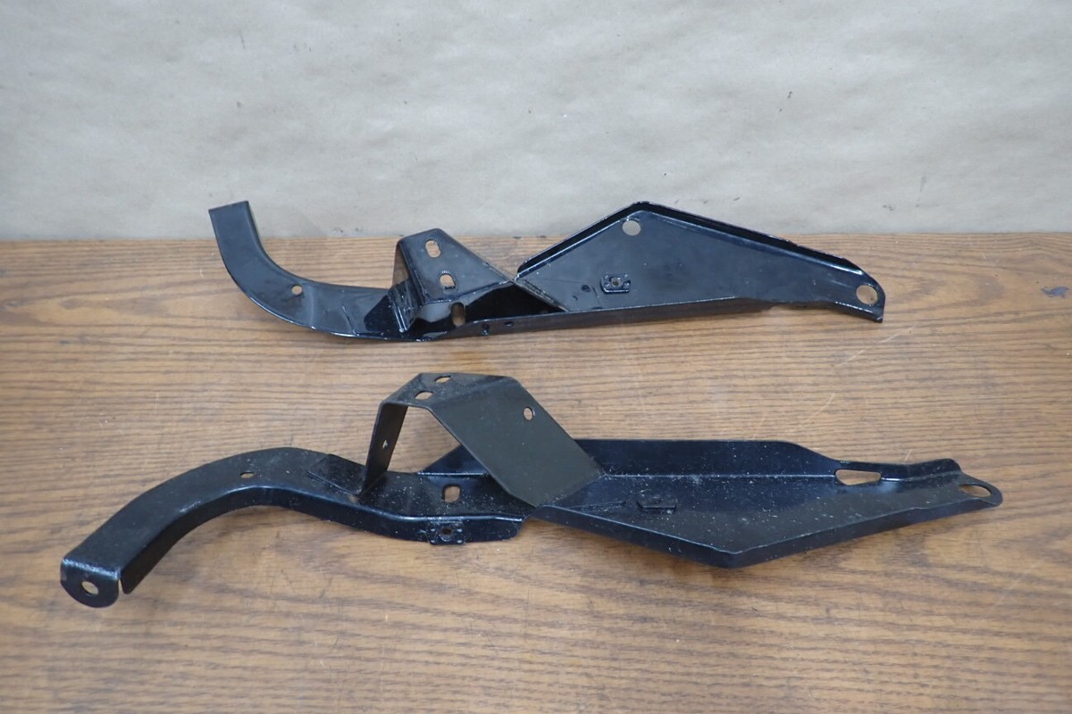 HARLEY DAVIDSON TOURING FRONT FAIRING STAY BRACKET SET L&R 58479
