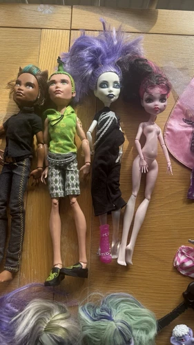Monster High Muñecas Paquete x20 Accesorios Ropa Mascotas Figuras Raras - Imagen 5 de 21