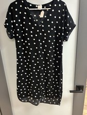 A New Day Black Polka Dot Ladies VNeck Shift Dress - Size M