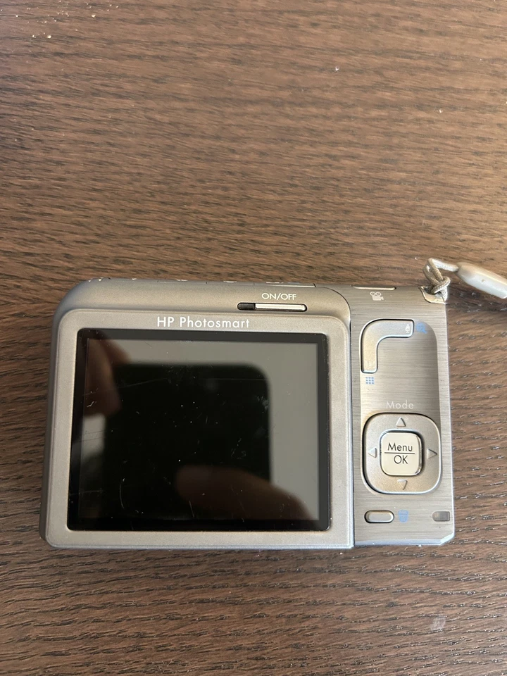 HP Photosmart R827 Digital Camera 7.2 MP - Image 4 of 4