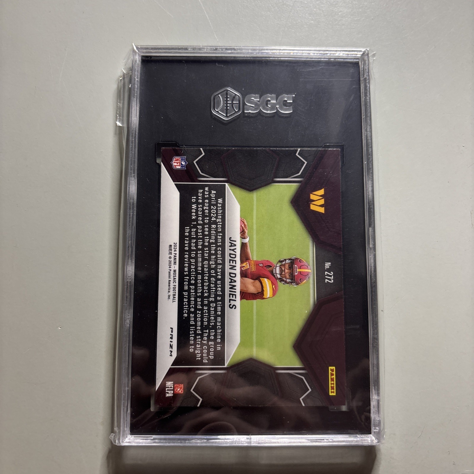 2024 Panini Mosaic - NFL Debut Jayden Daniels #272 Green Prizm (RC)  PSA 10 view 3