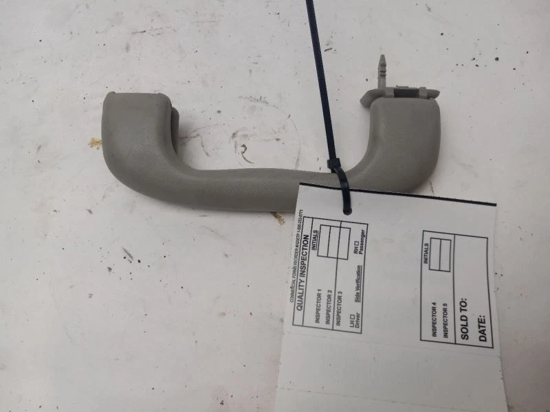 Manija de agarre de techo delantera izquierda para Chevrolet Sonic 2012-2019 Foto 3 de 4