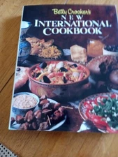 Betty Crockers New International Cookbook Vintage 1989 Hardback 1st Edition