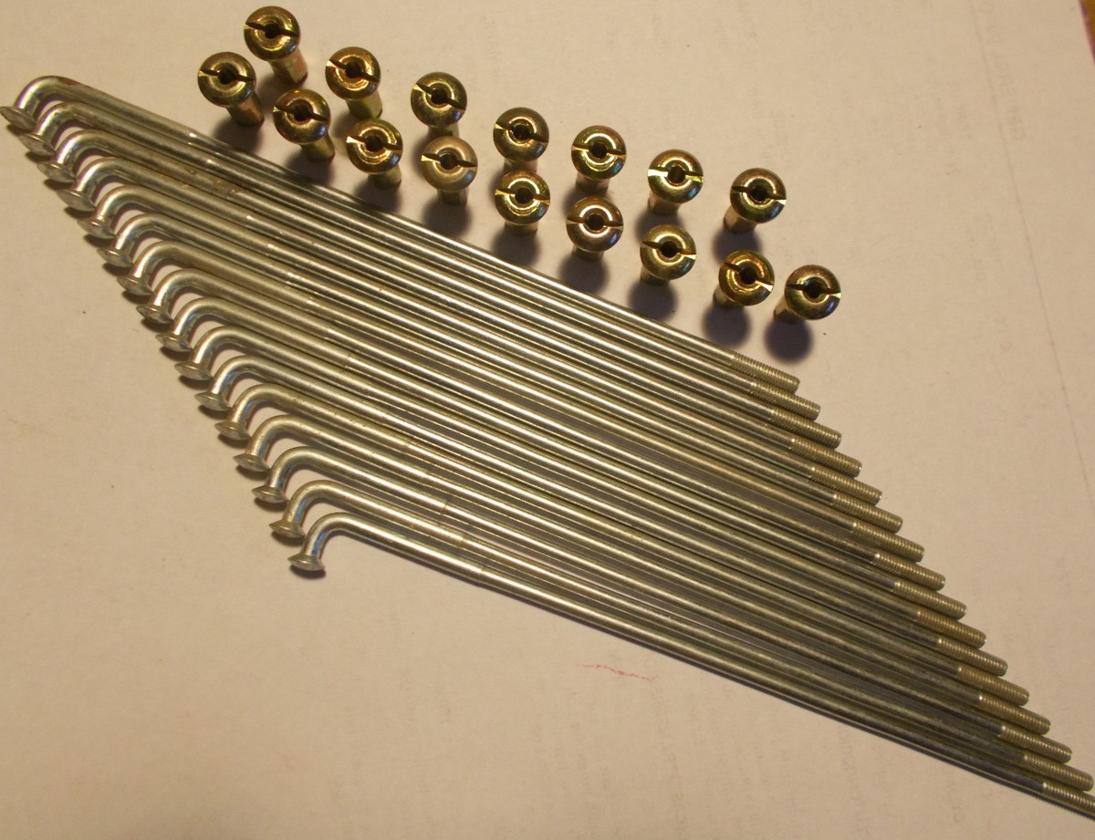NOS VINTAGE HONDA WHEEL SPOKES 97395-521431 - B SPOKE WITH NUTS