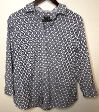 TALBOTS size 10 Wrinkle Resistant 3/4 Sleeves Geo Print Blouse Navy White