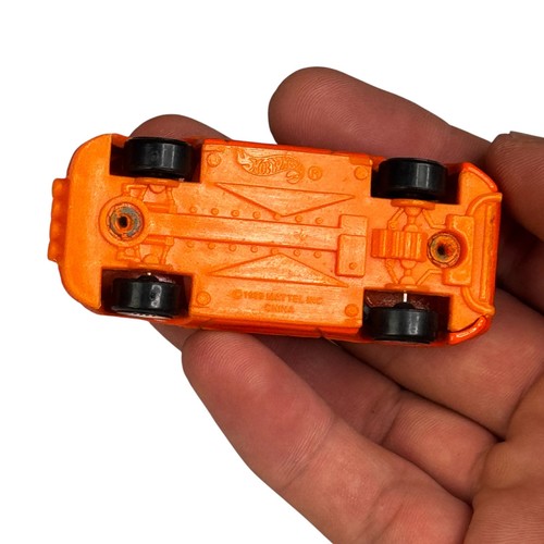 Lotto 3 macchinine giocattolo Hot Wheel vintage 1999 Peak Tacoma, Toyota MR2,'97 Corvette - Foto 8 di 9