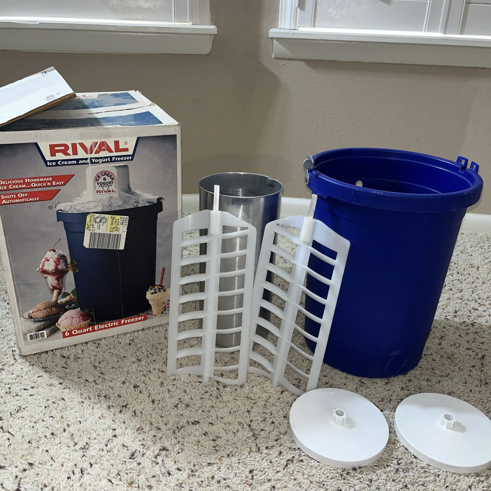Rival 6 Qt Ice Cream Maker 8605: no electric motor, parts only.