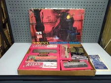 Vtg Tyco Electric Train Set HO Scale W/Transformer & Box Made In USA