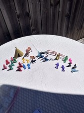 30 PLASTIC COWBOYS INDIANS SOLDIERS AND MORE