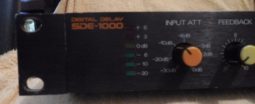 ROLAND SDE 1000 DIGITAL DELAY (Vintage) - Excellent condition, Battery Replaced - Picture 2 of 4