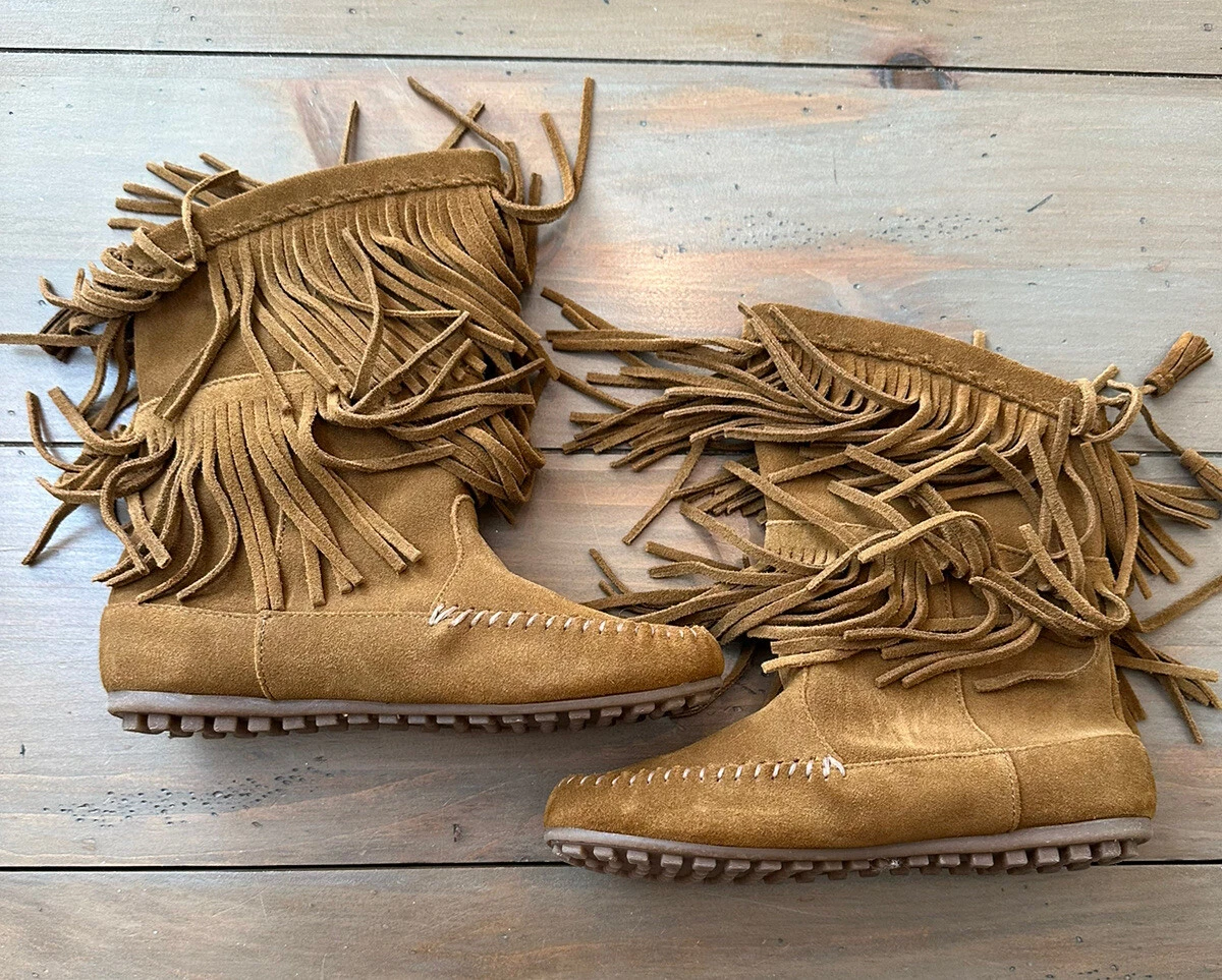 Minnetonka 2 layer fringe best sale boots