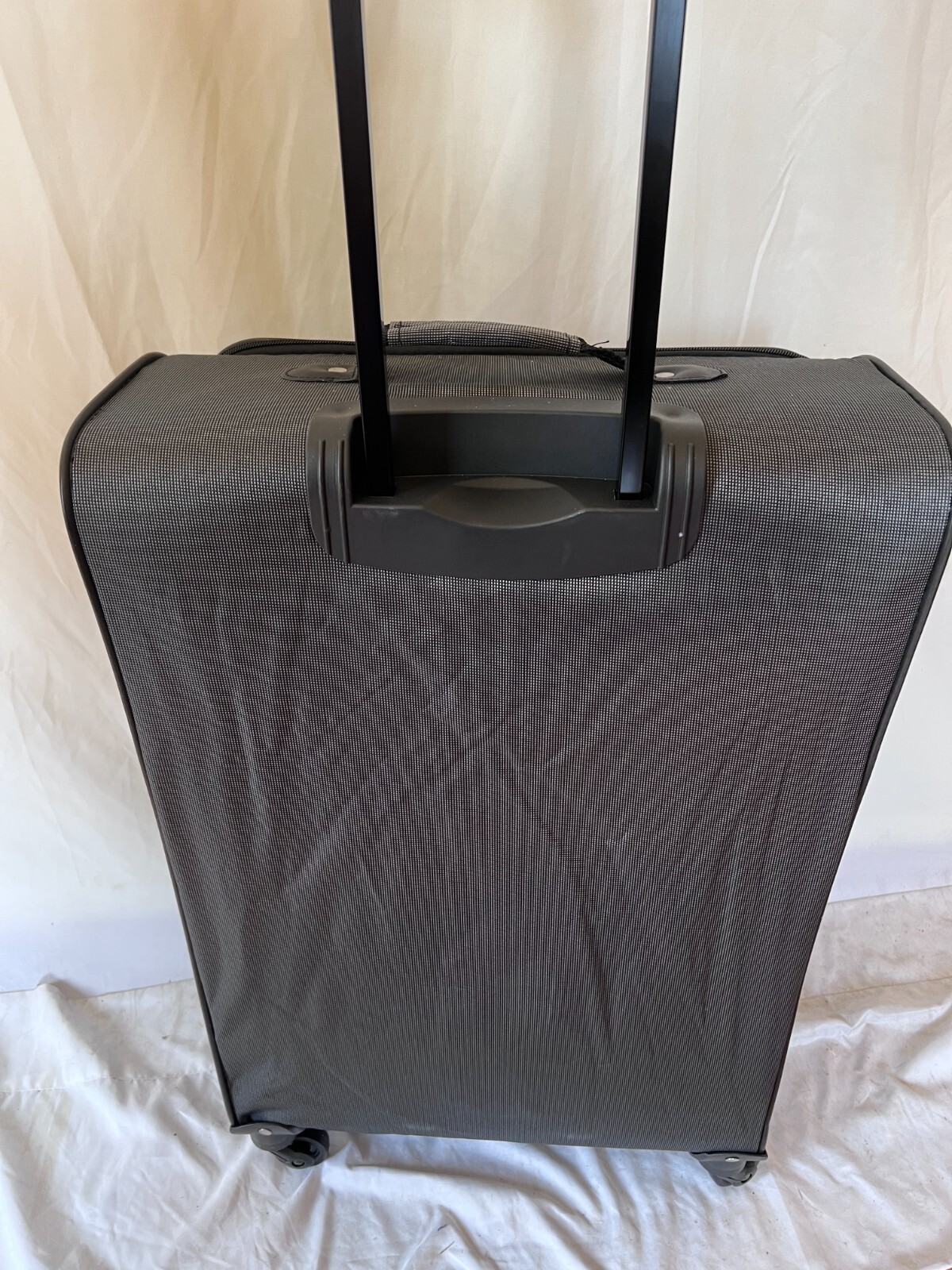380 TAG Bristol 25" Medium Suitcase Spinner Luggage Gray Travel