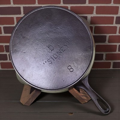 Sidney #8 Block Centered Logo Skillet Cast Iron Double Spout Heat Ring Pan