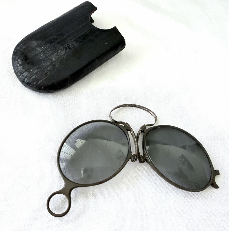 Antique Brown Pinch Nose SPG Bridge Sunglasses w/Steel Nose Bridge w/ Pouch Case