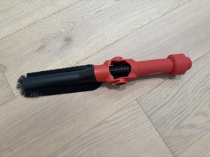 Milwaukee AIR-TIP 1-1/4 in. - 2-1/2 in. Low-Profile Pivoting Brush Wet/Dry Shop