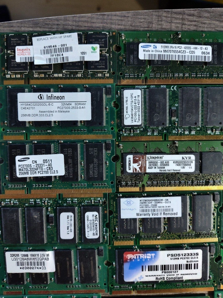 Lot Of 57 Assorted Computer PC Memory Sticks Samsung, Kingston ,Hynix, Crucial - Image 2 of 4