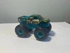Vintage Hot Wheels Monster Jam 1/64 Avenger Green Blue Small Hub Metal Base