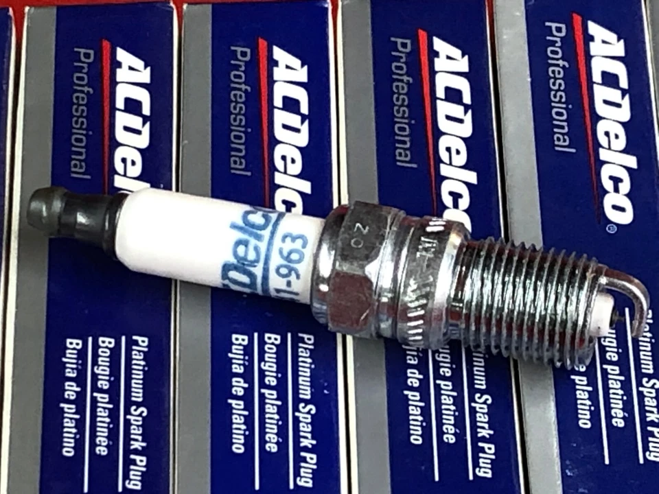 LOTE DE (8) BUJÍAS ACDELCO 41-963 PRO PLATINUM GM 19158040 Foto 3 de 4