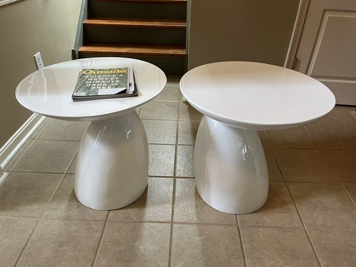 Pair Of MCM Small Parabel Table By Eero Aarnio In White Fiberglass - Picture 2 of 12