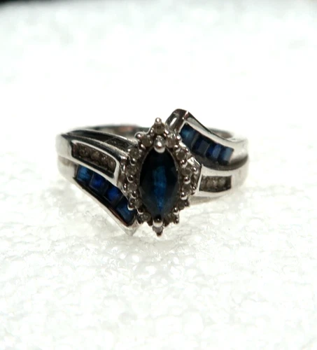 VINTAGE STUNNING STERLING SILVER DARK BLUE W/ CLEAR CZ RING ~ SIZE 7
