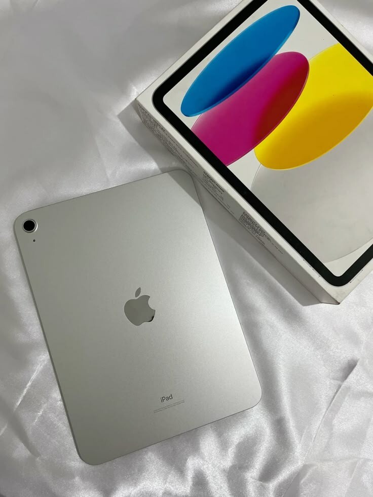 Apple iPad Air4 シルバー 2020 Apple 10.9-inch iPad Air Wi-Fi 64GB - Silver (4th Generation