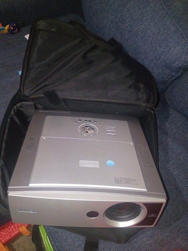 Toshiba TDP-TW300 Projector Silver/Black DLP 720p 2000 Lumens 16:9 Case VGA DVI