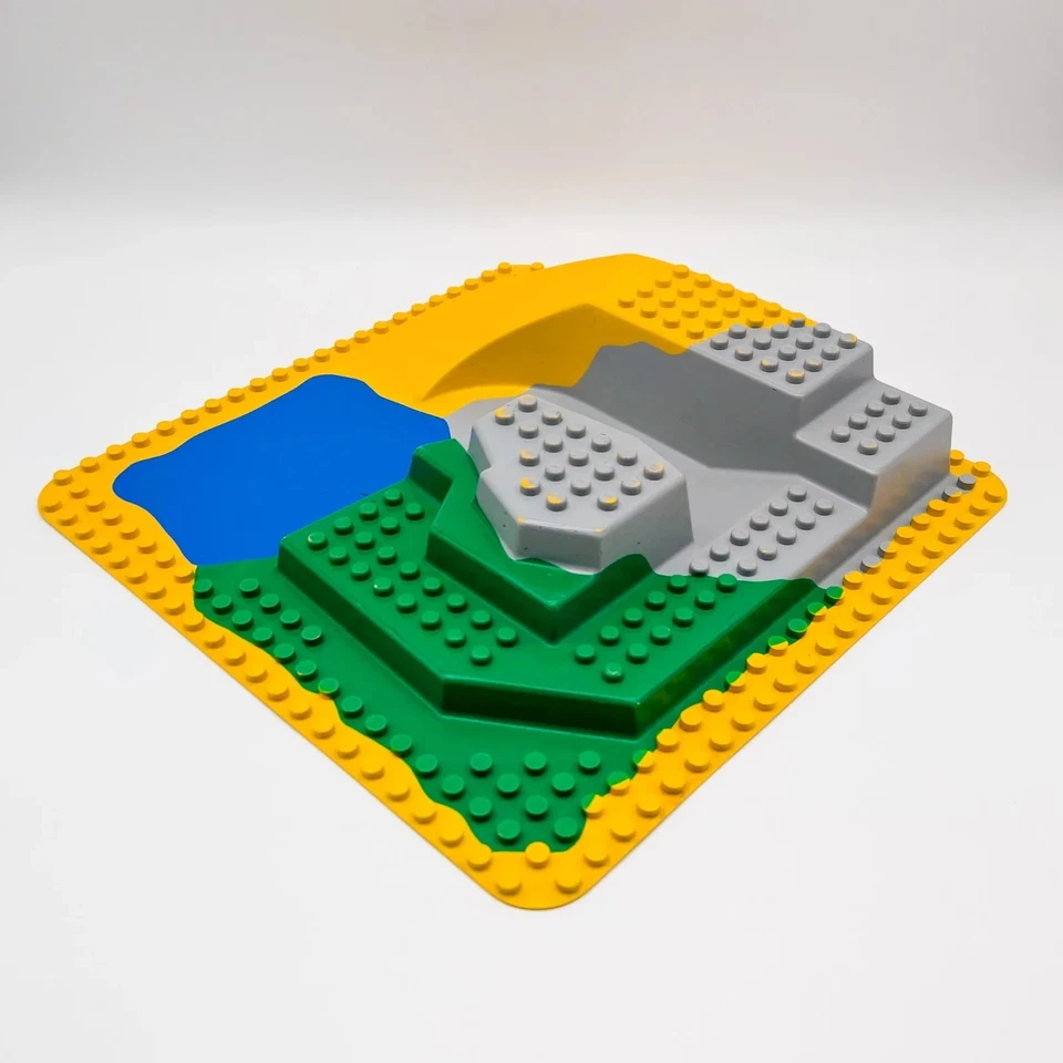 LEGO® DUPLO® 3D Bauplatte 2295 gelb grün grau blau 24x24 38x38cm Berg Wasser Zoo - Bild 2 von 4