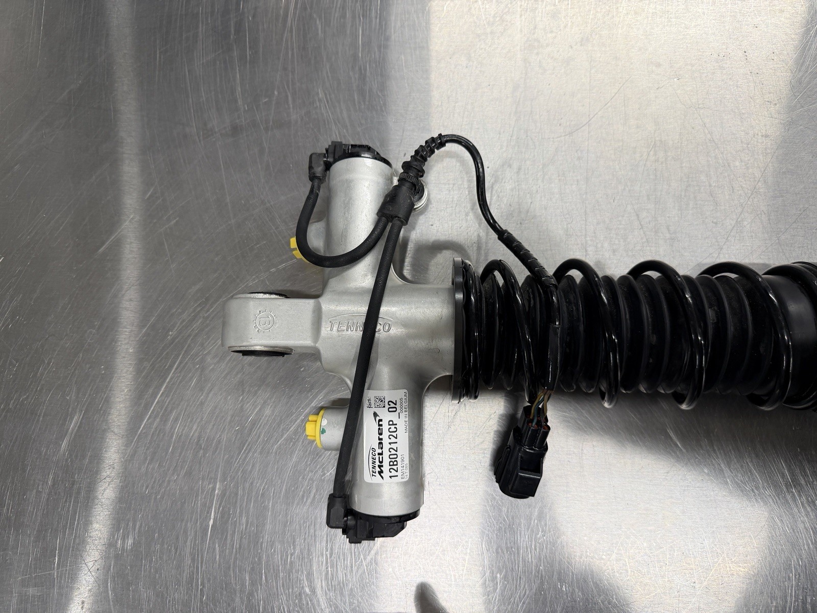 McLaren P1 Front Right Actuator with bracket