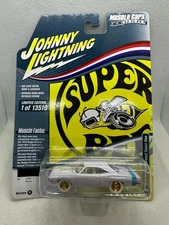 Johnny Lightning: 1970 Dodge Coronet Super Bee 1:64 White Lightning Chase F16