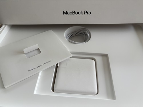 Apple MacBook Pro 15.4-Inch Intel Core i9, 32GB RAM, 1TB SSD, Space Grey - Picture 4 of 5