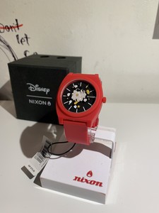 nixon time teller mickey