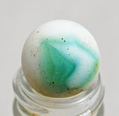 Vintage Unglazed Matte Marble Swirls Stripes of Green White 5.51 grams