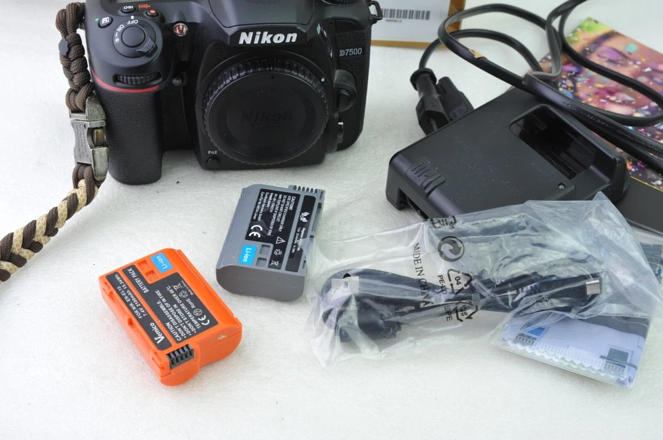 Nikon D7500 20,9MP Digital SLR Kamera , Auslösungen/shutter count 44821 - Bild 4 von 4