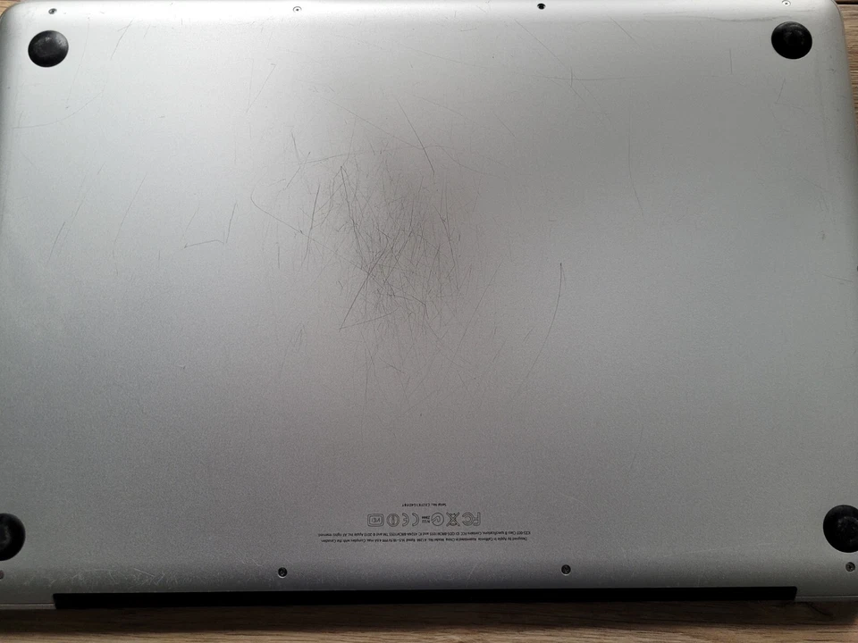 Apple MacBook Pro 15" Early 2011 - Mattes LCD - i7 4x 2,0GHz, 16GB RAM - Bild 2 von 4