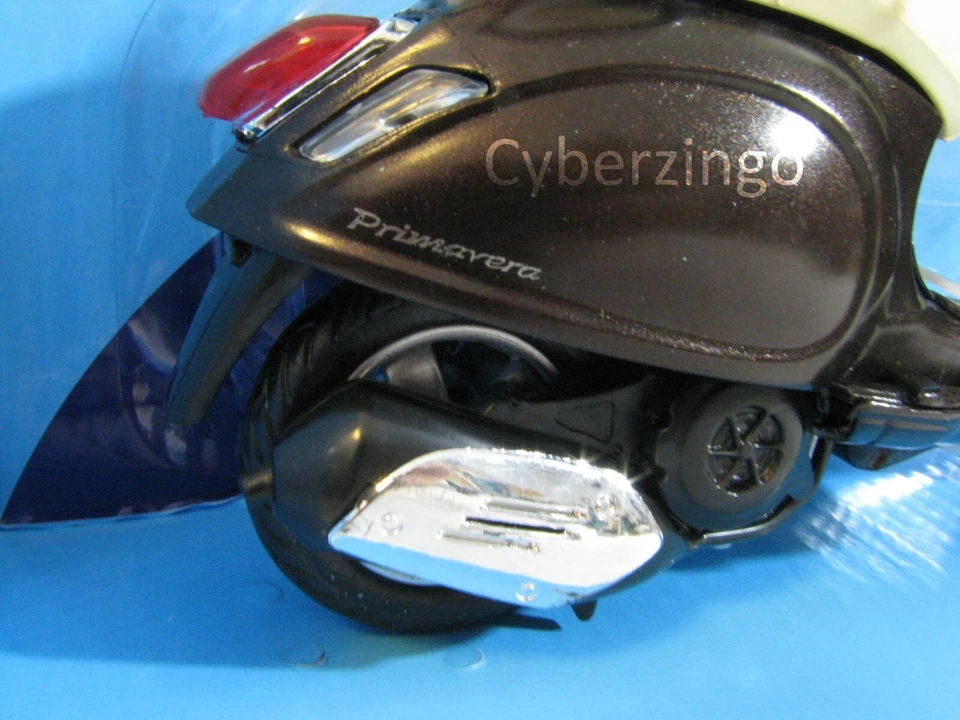 Vespa Primavera 1/12 Scale Brown Diecast Scooter Model NewRay - Image 3 of 4