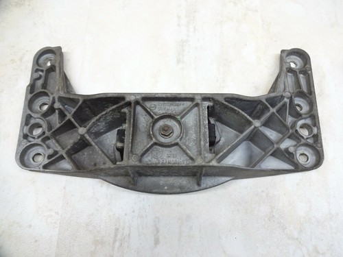 BMW E60 E61 535d Getriebeträger Halter Automatikgetriebe Getriebehalter 6761106