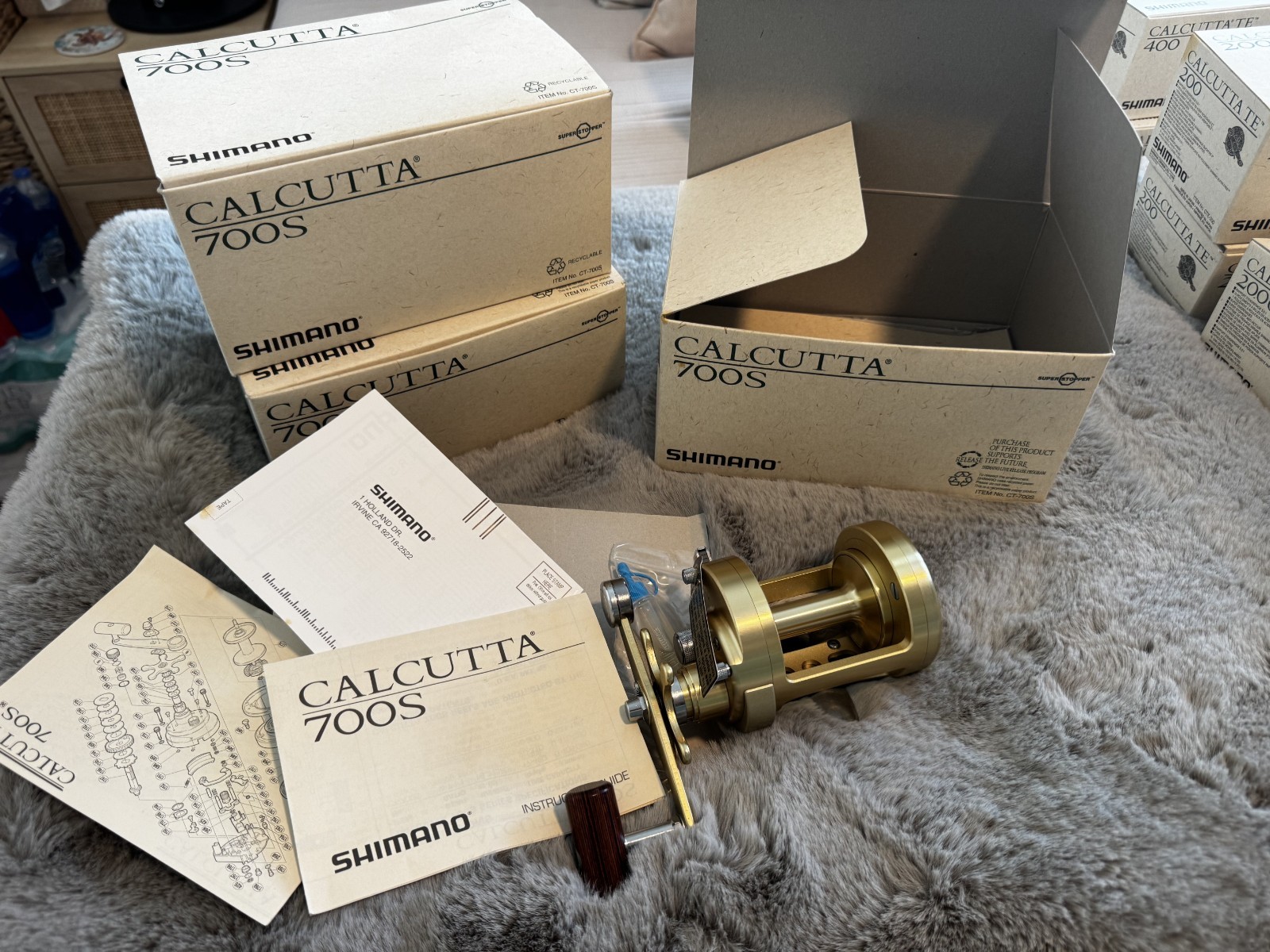 Shimano Calcutta 700S Conventional Baitcasting Fishing Reel 
