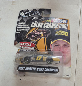 Hot Wheels Racing 1:64 NASCAR Matt Kenseth DeWalt Dodge 2003 Color Change