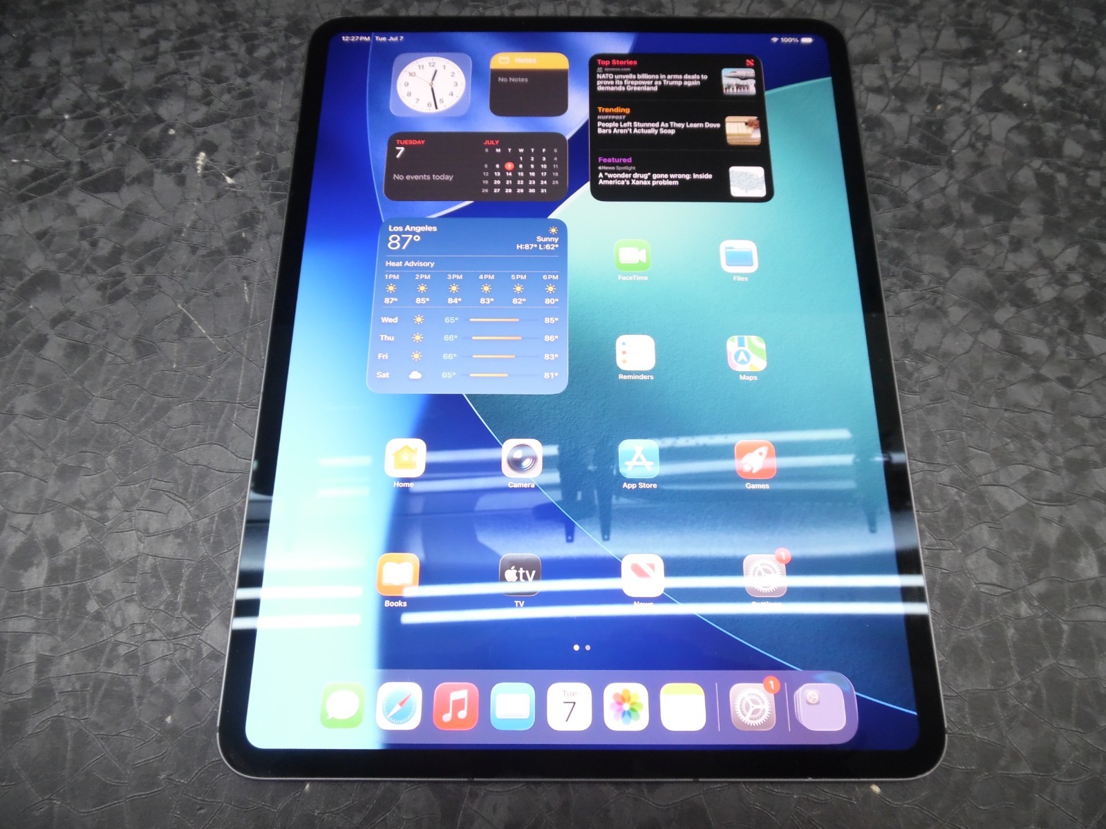 Apple iPad Pro 13" M4 256GB Wi-Fi + Cellular Space Black MVXR3LL/A Cycle 79