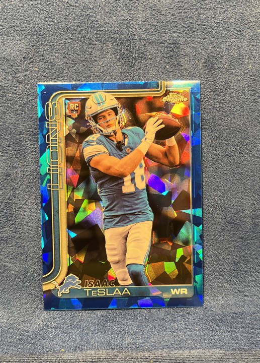 2025 Topps Chrome Sapphire Edition - Rookies Isaac TeSlaa #320 (RC)